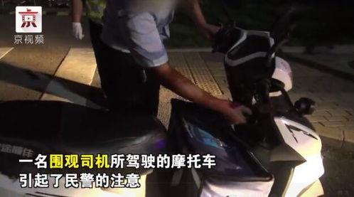 吃瓜群众摸头发视频,揭秘网络热梗背后的趣味与思考