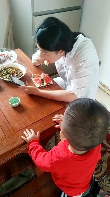 吃瓜群众专跑龙套,专跑龙套的欢乐人生